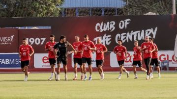 مران الأهلي الفريق يستأنف تدريباته استعدادا لمباراة الجونة بالدوري مران الأهلي الفريق يستأنف تدريباته استعدادا لمباراة الجونة بالدوري