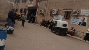 إصابة 10 أطفال في حادث انقلاب تروسيكل أثناء ذهابهم لمدرستهم بـ بسيون ما القصة؟