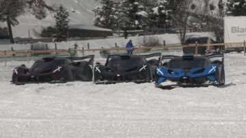 شاهد 3 سيارات بوجاتي بوليد على جليد سانت موريتز شاهد 3 سيارات بوجاتي بوليد على جليد سانت موريتز