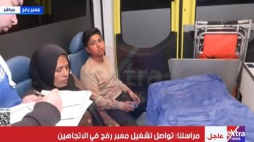 طفلة تتلقى العلاج.. المشاهد الأولى لوصول المصابين الفلسطينيين لمعبر رفح