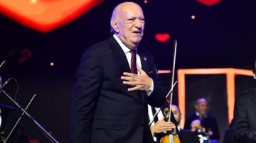 عمر خيرت يروي حكايات الغرام فى عيد الحب بالأوبرا عمر خيرت يروي حكايات الغرام فى عيد الحب بالأوبرا