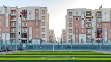 وزيرة الإسكان تتابع موقف المشروعات الخدمية والسكنية وترفيق الأراضي المضافة بمدينة العبور الجديدة