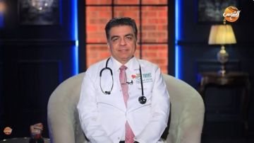 صحة القلب.. جمال شعبان يحذر من السموم البيضاء وينصح بالتمر فيديو