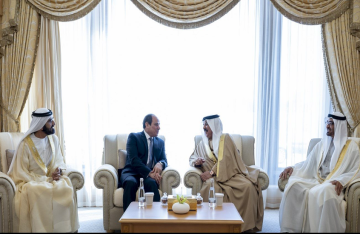 السيسي يجري اتصالات مع قادة دول الخليج والأردن ويؤكد رفض الاعتداء عليها