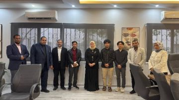 شيخ الأزهر يقدم دعما إنسانيا وماليا لأسرتي الطالبين الإندونيسيين شهيدي العلم 