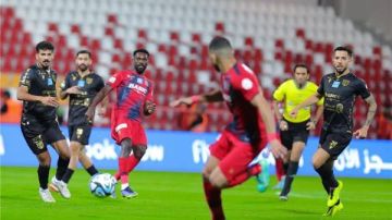 ضمك يقلب الطاولة على التعاون بثنائية مثيرة في دوري روشن ضمك يقلب الطاولة على التعاون بثنائية مثيرة في دوري روشن