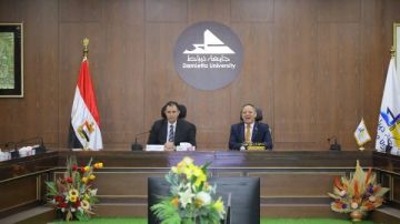 محافظ دمياط يشارك بجلسة مجلس جامعة دمياط