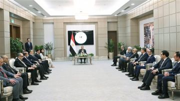 مدبولي يكرم الوزراء السابقين.. ويؤكد: نستكمل المسيرة.. وهدفنا جميعا خدمة المواطن مدبولي يكرم الوزراء السابقين.. ويؤكد: نستكمل المسيرة.. وهدفنا جميعا خدمة المواطن