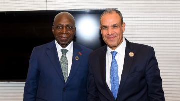 وزير الخارجية ونظيره الأنجولي يؤكدان الحفاظ على وحدة السودان