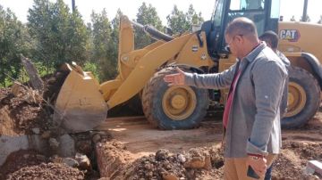 أسوار وشدة حديدية.. إزالة قاعة أفراح على أرض زراعية بقنا أسوار وشدة حديدية.. إزالة قاعة أفراح على أرض زراعية بقنا