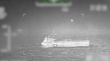 الجيش الأمريكي يعلن الهجوم على سفينة بالكاريبي ومقتـ ل 3 أشخاص الجيش الأمريكي يعلن الهجوم على سفينة بالكاريبي ومقتـ ل 3 أشخاص