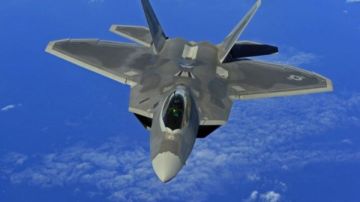 مغادرة 12 مقاتلة أمريكية من طراز إف 22 تجاه الشرق الأوسط إعلام بريطاني يكشف التفاصيل مغادرة 12 مقاتلة أمريكية من طراز إف 22 تجاه الشرق الأوسط إعلام بريطاني يكشف التفاصيل