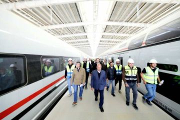 وزير النقل: القطار الكهربائي السريع قناة سويس جديدة على قضبان