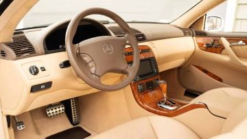 بعد 21 عاما.. بيع سيارة مرسيدس AMG بسعر خيالي