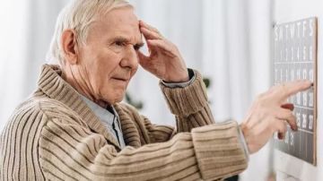 علامات جسدية قد تكشف الخرف مبكرا.. 6 أعراض لا ينبغي تجاهلها علامات جسدية قد تكشف الخرف مبكرا.. 6 أعراض لا ينبغي تجاهلها