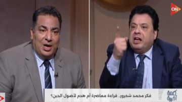 هاتلى آية في القرآن تقول الصلاة والصوم والحج عبادة .. روائي شهير : كلها شعائر