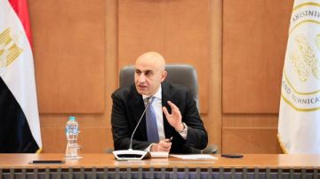 إدراج مفاهيم التوعية بمخاطر الإنترنت والاستخدام الآمن للمنصات في المناهج الدراسية إدراج مفاهيم التوعية بمخاطر الإنترنت والاستخدام الآمن للمنصات في المناهج الدراسية