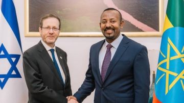 الرئيس الإسرائيلي لرئيس وزراء إثيوبيا: هناك جهات تحاول تقويض علاقتنا الرئيس الإسرائيلي لرئيس وزراء إثيوبيا: هناك جهات تحاول تقويض علاقتنا