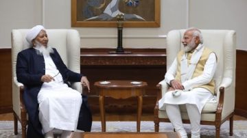 الشيخ أبو بكر أحمد يبحث ملفات التنمية والتعايش مع رئيس وزراء الهند الشيخ أبو بكر أحمد يبحث ملفات التنمية والتعايش مع رئيس وزراء الهند