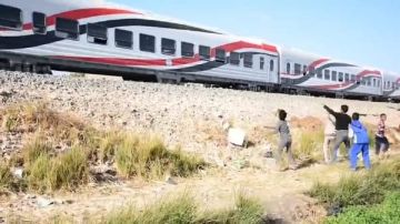 النقل تناشد المواطنين المشاركة فى التوعية من مخاطر ظاهرة رشق الاطفال للقطارات بالحجارة