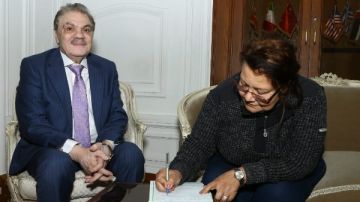 بعد انضمامها رسميا.. تعيين رانية أبو العينين نائبا لعميد معهد الدراسات السياسية والإستراتيجية بالوفد