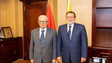 محافظ البنك المركزي يبحث مع نائب رئيس الوزراء مستجدات الأوضاع الاقتصادية محافظ البنك المركزي يبحث مع نائب رئيس الوزراء مستجدات الأوضاع الاقتصادية