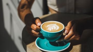 كوبين إلى ثلاثة من القهوة يوميا يقللان خطر الإصابة بالخرف وتحسين الذاكرة