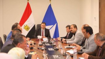 محافظ دمياط يناقش ملفات العمل مع المحليات محافظ دمياط يناقش ملفات العمل مع المحليات