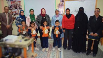 مدير تعليم جنوب سيناء تكرم الأطفال المتميزين بمسابقة دوري لآليء الروضة 