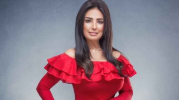 نجمة مصرية تكشف عن فقدانها البصر لمدة 6 أشهر! (فيديو) نجمة مصرية تكشف عن فقدانها البصر لمدة 6 أشهر! (فيديو)