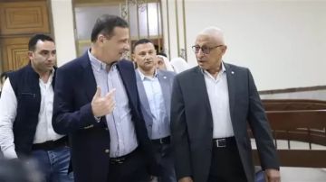 وزير الزراعة يلتقي محافظ شمال سيناء وزير الزراعة يلتقي محافظ شمال سيناء