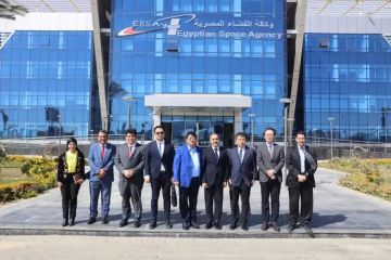 وكالة الفضاء المصرية تستقبل وفد رفيع المستوي من شركة سور الصين العظيم لبحث سبل التعاون المشترك وكالة الفضاء المصرية تستقبل وفد رفيع المستوي من شركة سور الصين العظيم لبحث سبل التعاون المشترك