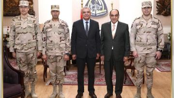 رئيس جامعة الزقازيق يستقبل لجنة من التجنيد لتوقيع الكشف الطبي على الطلاب ذوي الإعاقة رئيس جامعة الزقازيق يستقبل لجنة من التجنيد لتوقيع الكشف الطبي على الطلاب ذوي الإعاقة