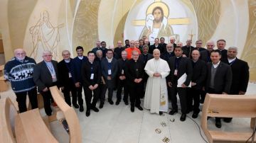 لقاء خاص يجمع قداسة البابا لاون الرابع عشر بالعائلة الساليزيانية.. صور