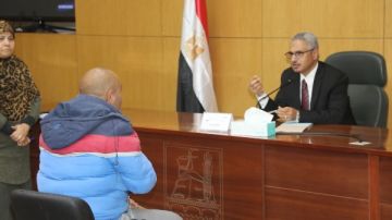 محافظ بني سويف يستمع للمواطنين ويوجه بتوفير الحماية الاجتماعية والرعاية الصحية للحالات الإنسانية صور