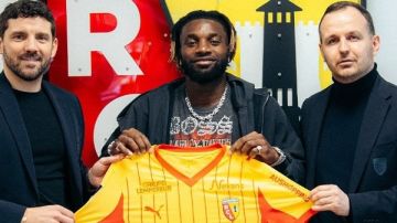 أزمة بين فرنسا والمكسيك بسبب عنصرية لاعب الأهلي السعودي السابق أزمة بين فرنسا والمكسيك بسبب عنصرية لاعب الأهلي السعودي السابق