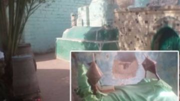 مفاجأة رسالة لـ الأوقاف: مصر بها 8 آلاف ضريح فاضي وواحد فيه رأس عجل مفاجأة رسالة لـ الأوقاف: مصر بها 8 آلاف ضريح فاضي وواحد فيه رأس عجل