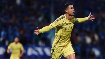 من السعودية لـ إنجلترا.. رونالدو يقترب من الرحيل عن النصر