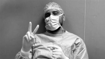 مشهد حقيقي في صحاب الأرض .. طبيب مصري يكشف واقعة مؤثرة على معبر رفح فيديو