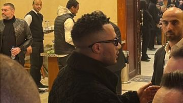 أبرزهم محمد رمضان وعمرو مصطفى.. نجوم الفن يقدمون واجب العزاء في شقيق زينة