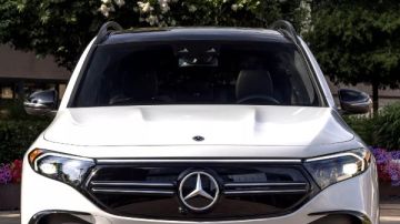 أزمة بطاريات مرسيدس الكهربائية,, حوادث حريق جديدة تضع الشركة في مأزق