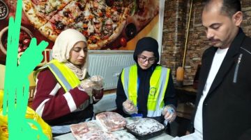 إعدام 30 كجم أغذية غير صالح خلال حملات رقابية موسعة فى بورسعيد إعدام 30 كجم أغذية غير صالح خلال حملات رقابية موسعة فى بورسعيد