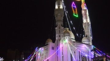 استعدادا لشهر رمضان المعظم .. رئيس مدينة بورفؤاد يتابع أعمال إنارة المجمع الإسلامي شاهد