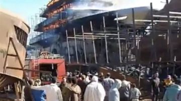 السيطرة على حريق بورشة تصنيع مراكب برشيد وإصابة 5 أشخاص