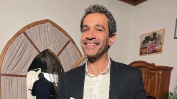 صدقي صخر طبيب نفسي في مسلسل اتنين غيرنا مع آسر ياسين ودينا الشربيني صدقي صخر طبيب نفسي في مسلسل اتنين غيرنا مع آسر ياسين ودينا الشربيني