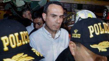 فضيحة سياسية .. عزل رئيس بيرو بعد أربعة أشهر فقط