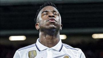 فينيسيوس يفتح النار: العنصرية جبن.. ولا أفهم سبب إنذاري خلال مواجهة ريال مدريد وبنفيكا فينيسيوس يفتح النار: العنصرية جبن.. ولا أفهم سبب إنذاري خلال مواجهة ريال مدريد وبنفيكا