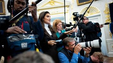 لم أرك تبتسمين قط: ترامب يوبخ صحفية وسط فضيحة إبستين