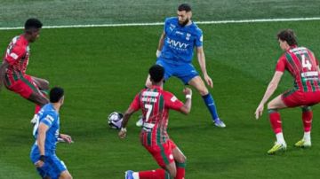 الهلال يتقدم بثنائية على الاتفاق بالشوط الأول بالدوري السعودي