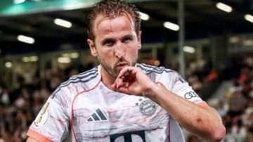 بايرن ميونخ يبدأ محادثات مع هاري كين بشأن تجديد عقده